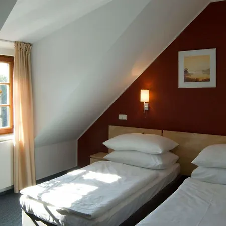 Chvalska Tvrz Otel 3*