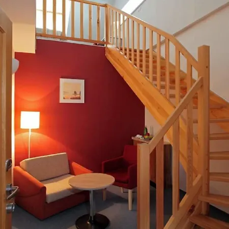 Chvalska Tvrz Otel