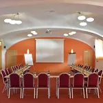 Chvalska Tvrz Hotel 3*