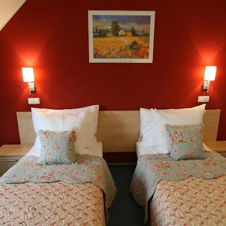 Chvalska Tvrz Hotel Prague