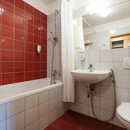 Chvalská Tvrz Hotel 3*