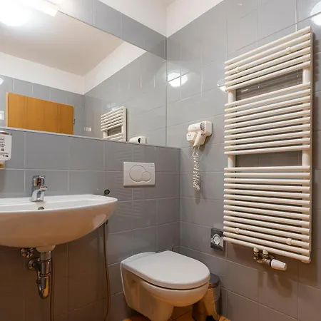 Hotel Chvalská Tvrz 3*