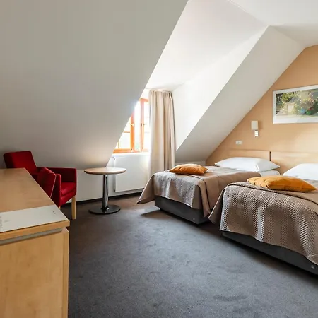 Chvalská Tvrz Hotel Praga