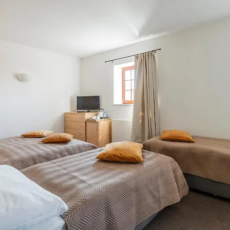 Chvalská Tvrz Hotel Praha