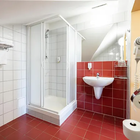 Chvalská Tvrz 3* Praga