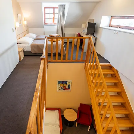 Chvalská Tvrz Hotel 3*