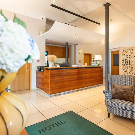 Chvalská Tvrz Hotel 3*