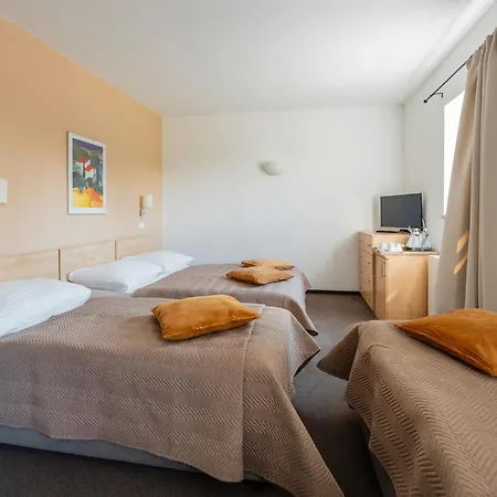 Hotel Chvalská Tvrz 3*