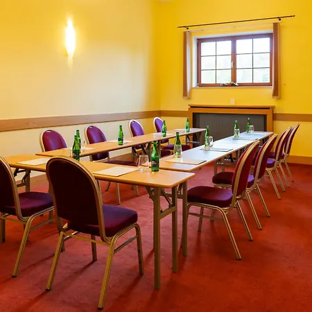 Hotel Chvalská Tvrz Praga