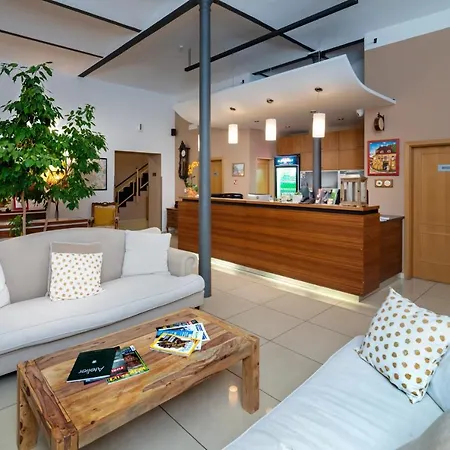 Chvalska Tvrz Hotel