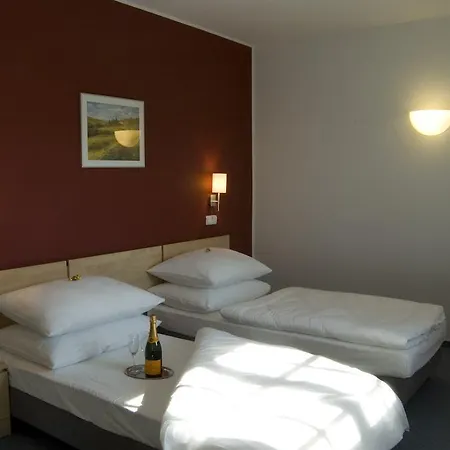Hotel Chvalska Tvrz 3*