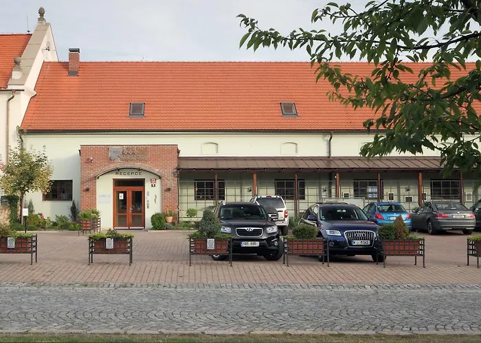 Chvalská Tvrz Hotel 3*