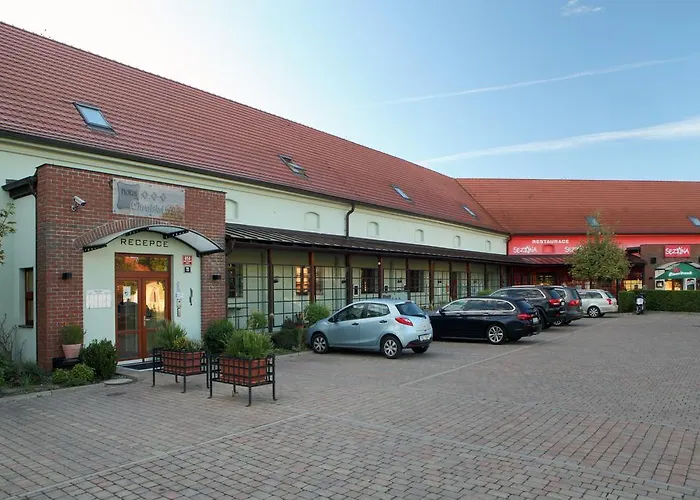 Chvalská Tvrz