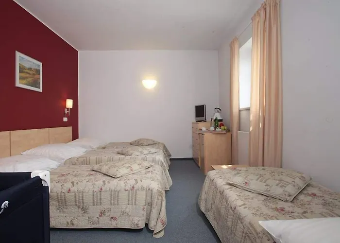 Hotel Chvalská Tvrz 3*