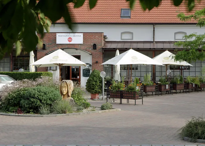 Chvalská Tvrz Hotel