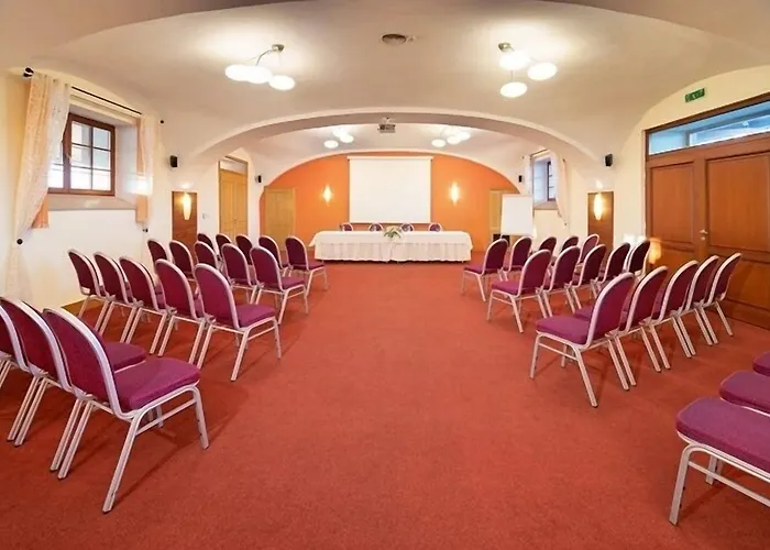 Chvalská Tvrz Hotel 3*