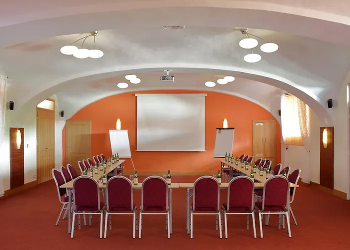 Chvalská Tvrz Hotel 3*