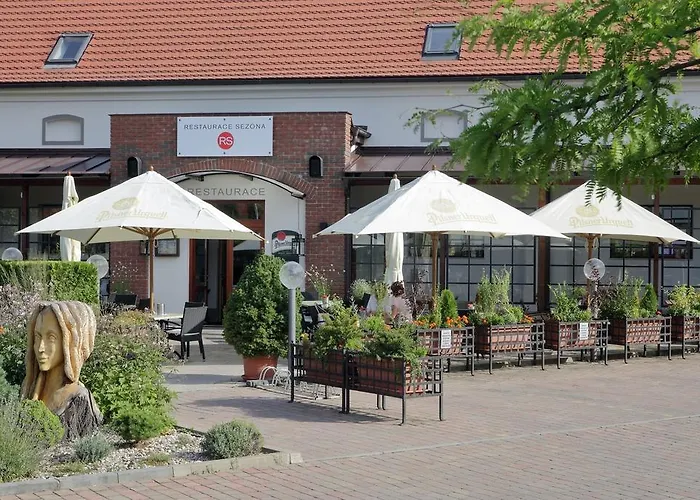 Chvalská Tvrz Hotel 3*