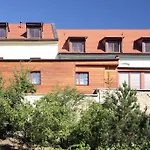 Chvalska Tvrz Praag