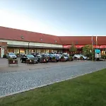 Chvalska Tvrz