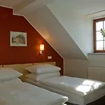 Chvalska Tvrz Hotel 3*