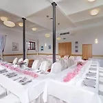 Chvalska Tvrz Hotel Praag