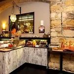 Chvalska Tvrz Hotel 3*