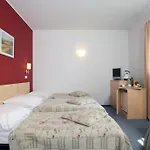 Chvalska Tvrz