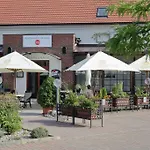 Chvalska Tvrz Hotel 3*