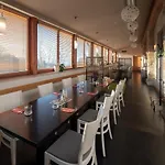 Chvalska Tvrz